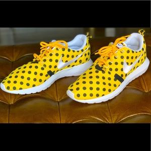 👟 ⭐️ Host pick ⭐️ Nike Men’s Roshe NM QS Polka Dot - EUC